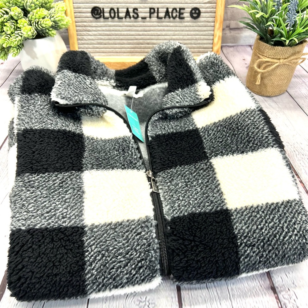 MAURICES Favorite Sherpa Vest-NWT 🖤